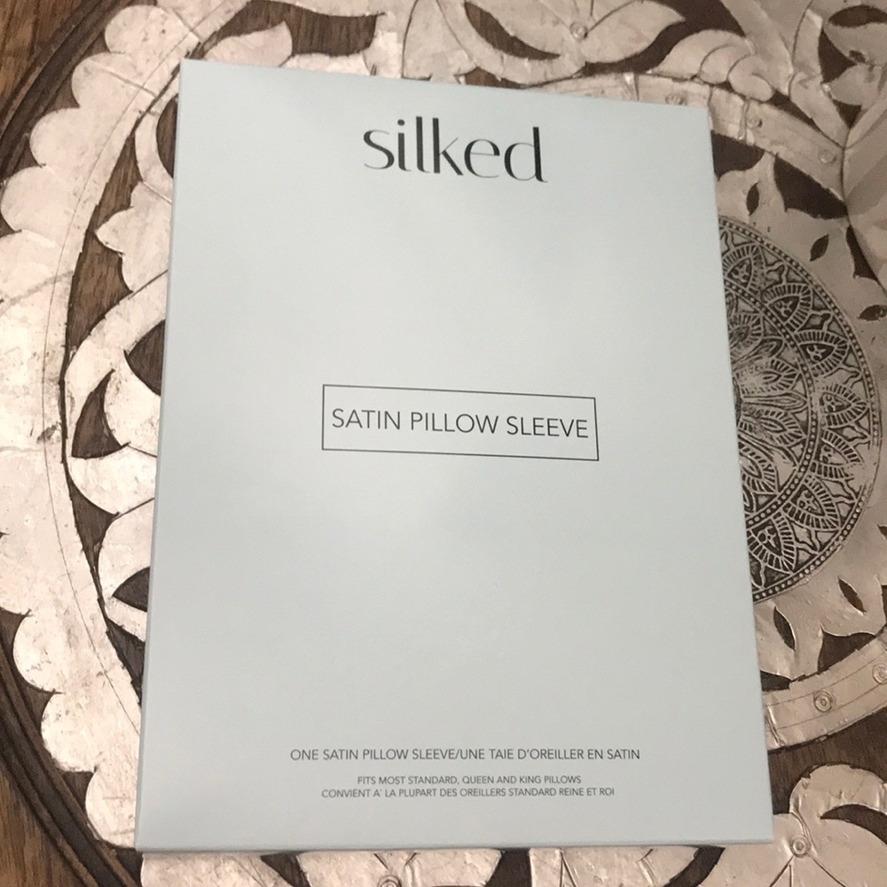 Silked Satin Pillow Sleeve